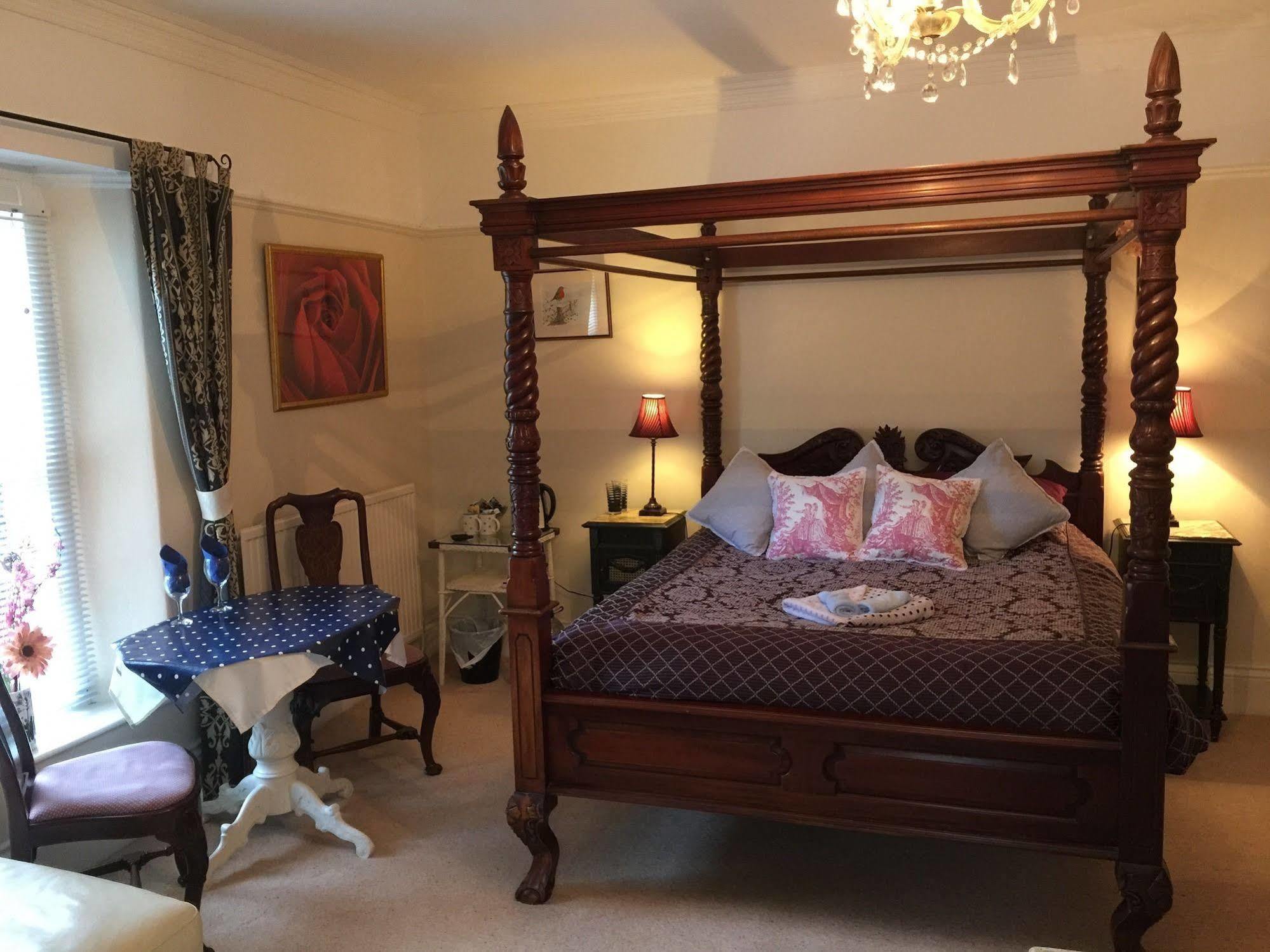 The Priory B&B Whitchurch  외부 사진
